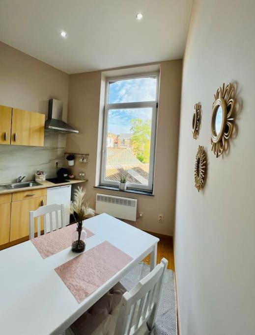 Charmant Petit Appartement. Liege Luaran gambar